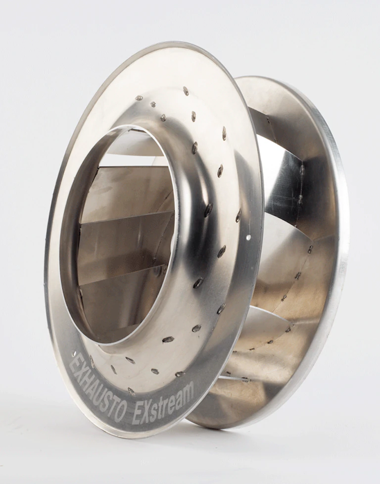 EXstream Performance
Alle Lüftungsgeräte sind mit dem EXstream-Zentrifugalrad von EXHAUSTO ausgerüstet, dass mit seinem niedrigen Energieverbrauch und niedrigen Schallpegel zu den besten auf dem Markt zählt.